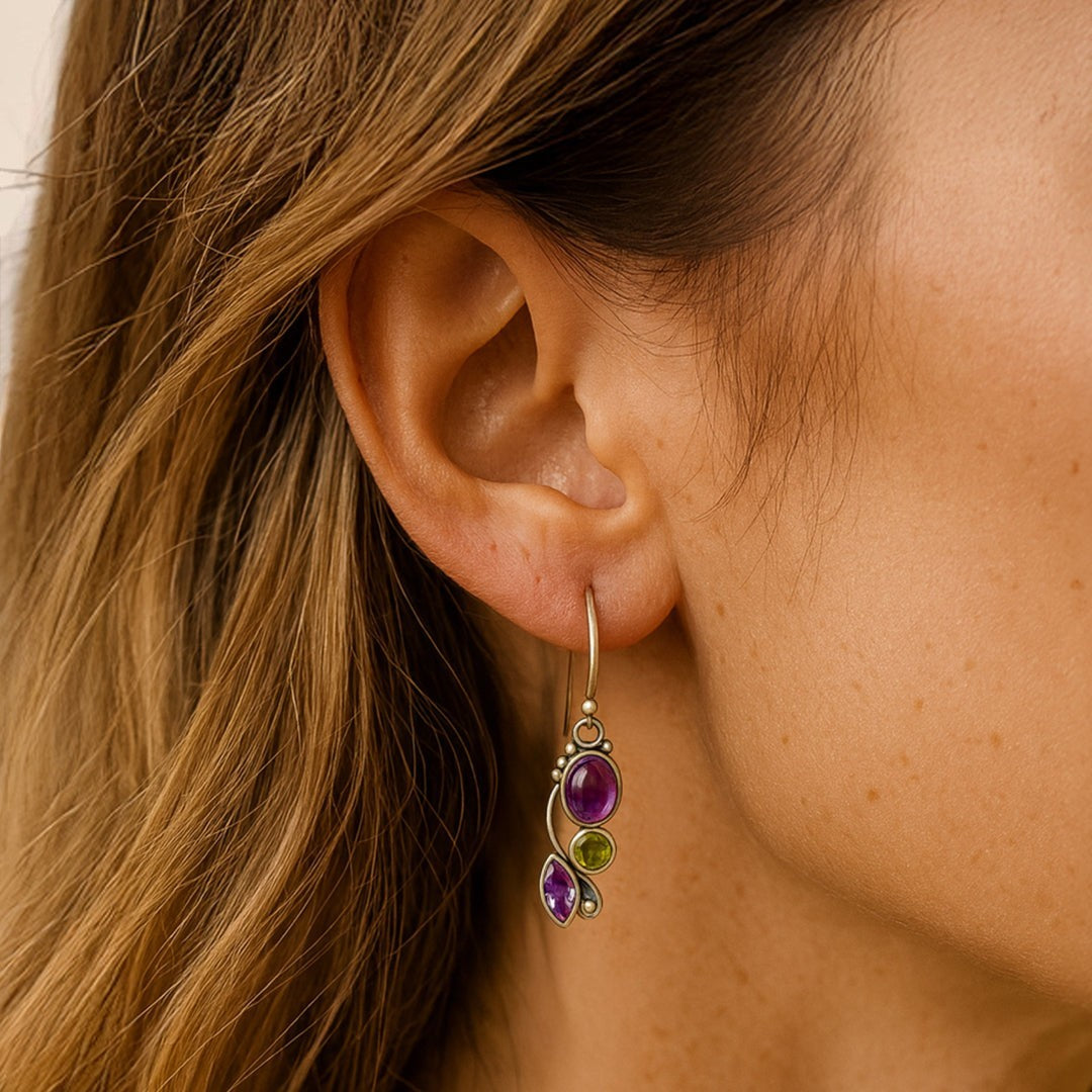 ATELIER-TIBET – Boucles d'Oreilles Cascade de Sérénité en Améthyste & Péridot