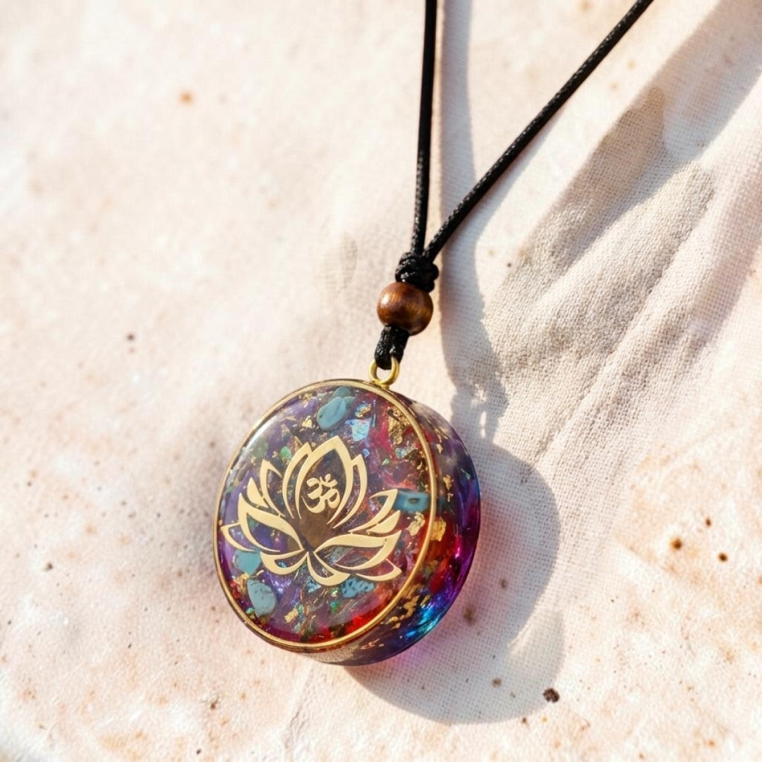 ATELIER-TIBET – Pendentif Orgonite Lotus-Om en Turquoise & Oeil de Tigre