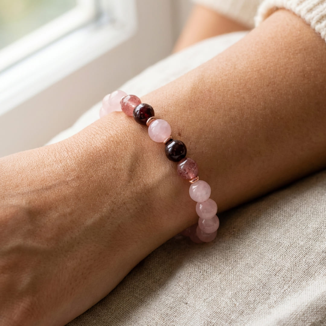 ATELIER-TIBET – Bracelet Amour Infini en Quartz Rose, Grenat & Quartz Fraise
