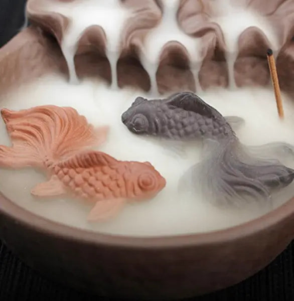 ATELIER-TIBET – Brûleur d’Encens Japonais Cascade Lotus & Carpes Koï