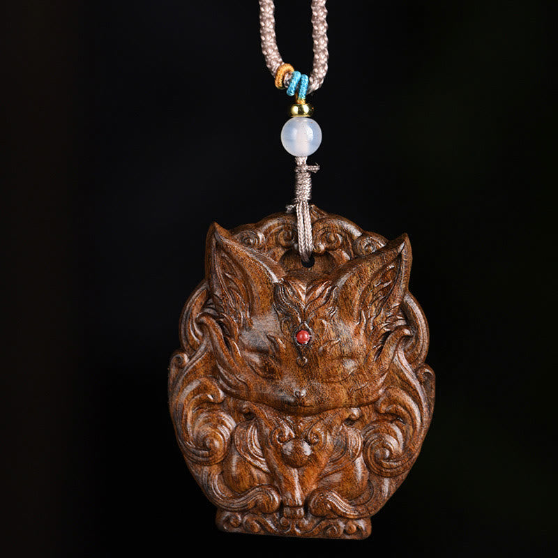 ATELIER-TIBET – Collier Symbolique Renard à Neuf Queues en Bois d’Agar Naturel