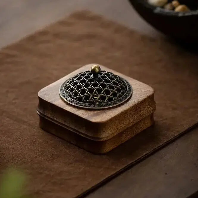 ATELIER-TIBET – Brûleur d’Encens en Bois Massif et Laiton, Motif Tradition Zen