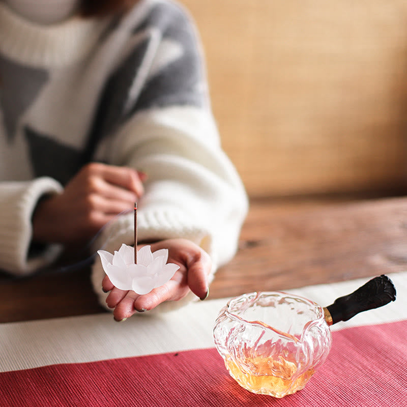 ATELIER-TIBET – Porte-Encens Lotus Blanc en Cristal Liuli – Méditation & Sérénité
