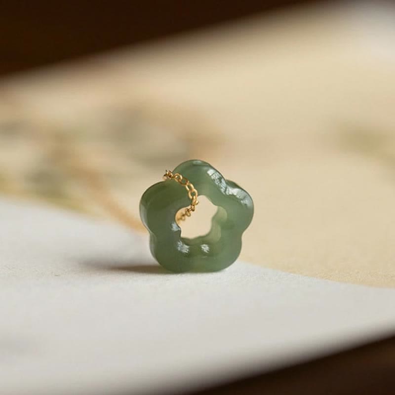 ATELIER-TIBET – Collier Floral en Jade Hetian ou Jade Cyan Naturel