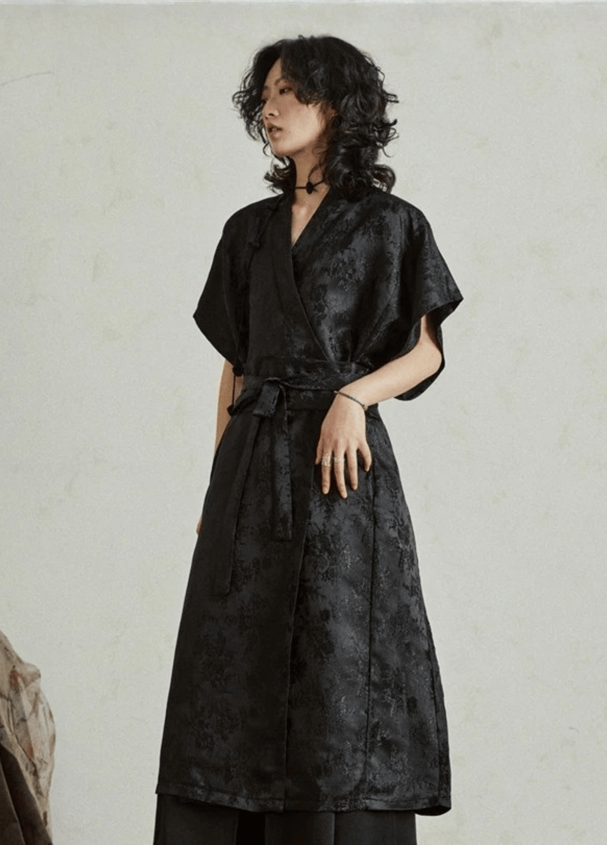 Kimono long femme jacquard noir ton sur ton – Yami