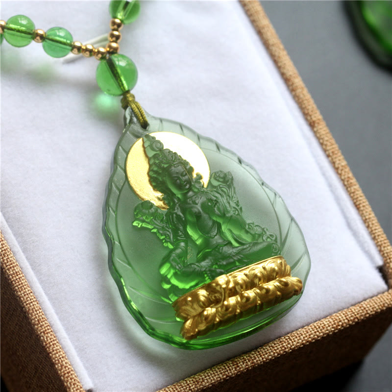 ATELIER-TIBET Pendentif Tara Verte en Cristal Liuli – Amulette de Protection Spirituelle (46 mm)