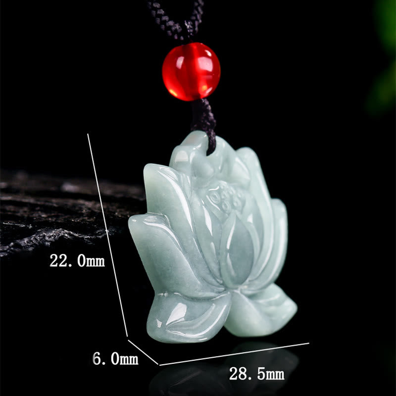 ATELIER-TIBET – Collier Lotus en Jade Sculpté Naturel – Symbole de Prospérité