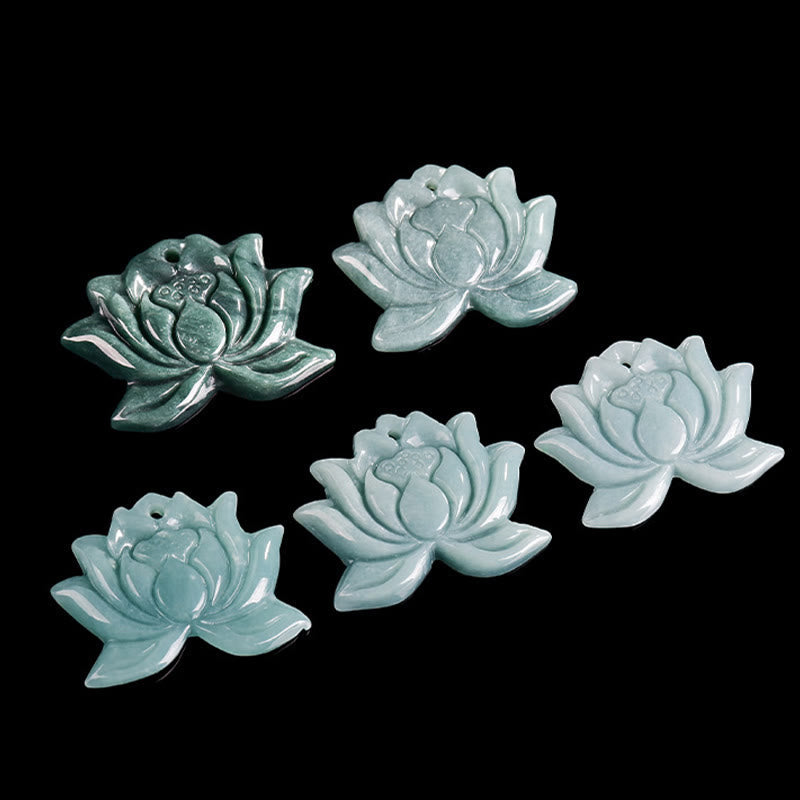 ATELIER-TIBET – Collier Lotus en Jade Sculpté Naturel – Symbole de Prospérité
