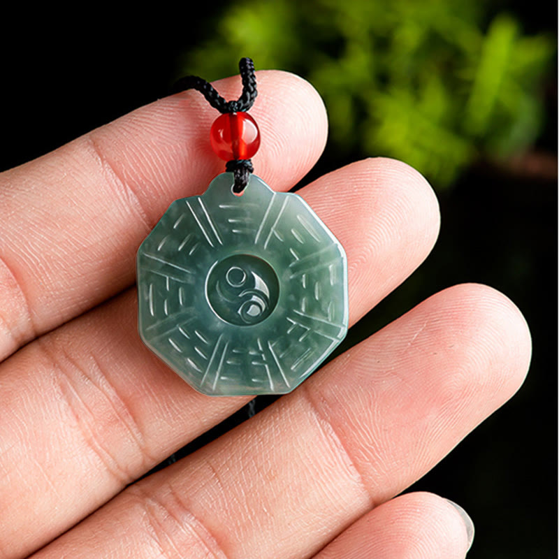 ATELIER-TIBET – Collier Feng Shui Bagua Yin Yang en Jade Naturel