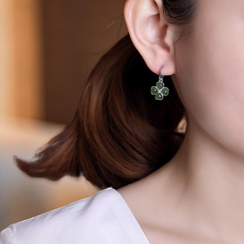 ATELIER-TIBET – Boucles d'Oreilles Trèfle en Jade – Pure Chance, Argent Plaqué Or