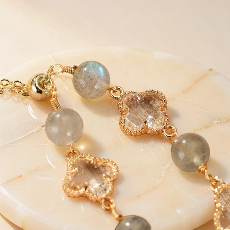 ATELIER-TIBET – Bracelet Labradorite et Cristal de Roche – Trèfle Porte-Bonheur