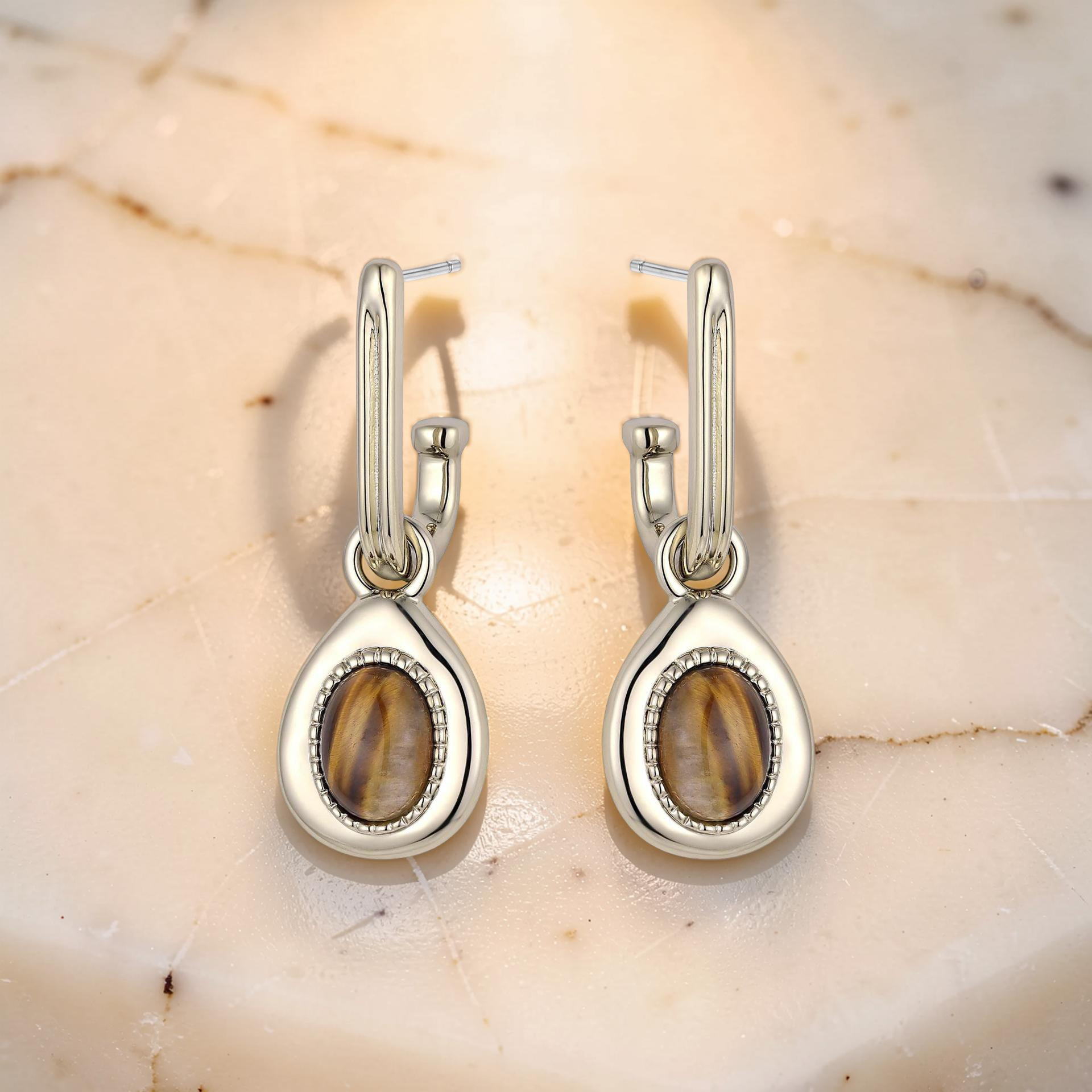 ATELIER-TIBET – Boucles d'Oreilles Œil de Tigre – Charme Exotique, Plaqué Or