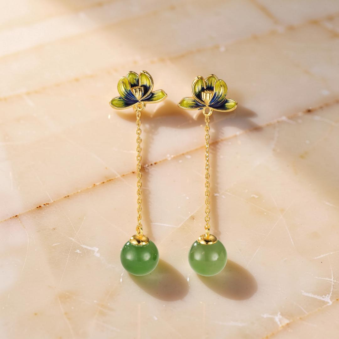ATELIER-TIBET – Boucles d'Oreille Jade - Beauté de Lotus, Argent Plaqué Or