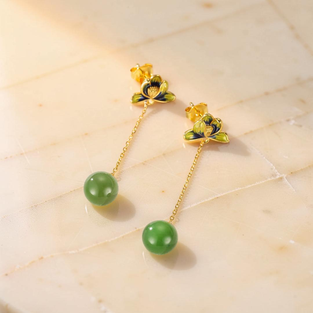 ATELIER-TIBET – Boucles d'Oreille Jade - Beauté de Lotus, Argent Plaqué Or