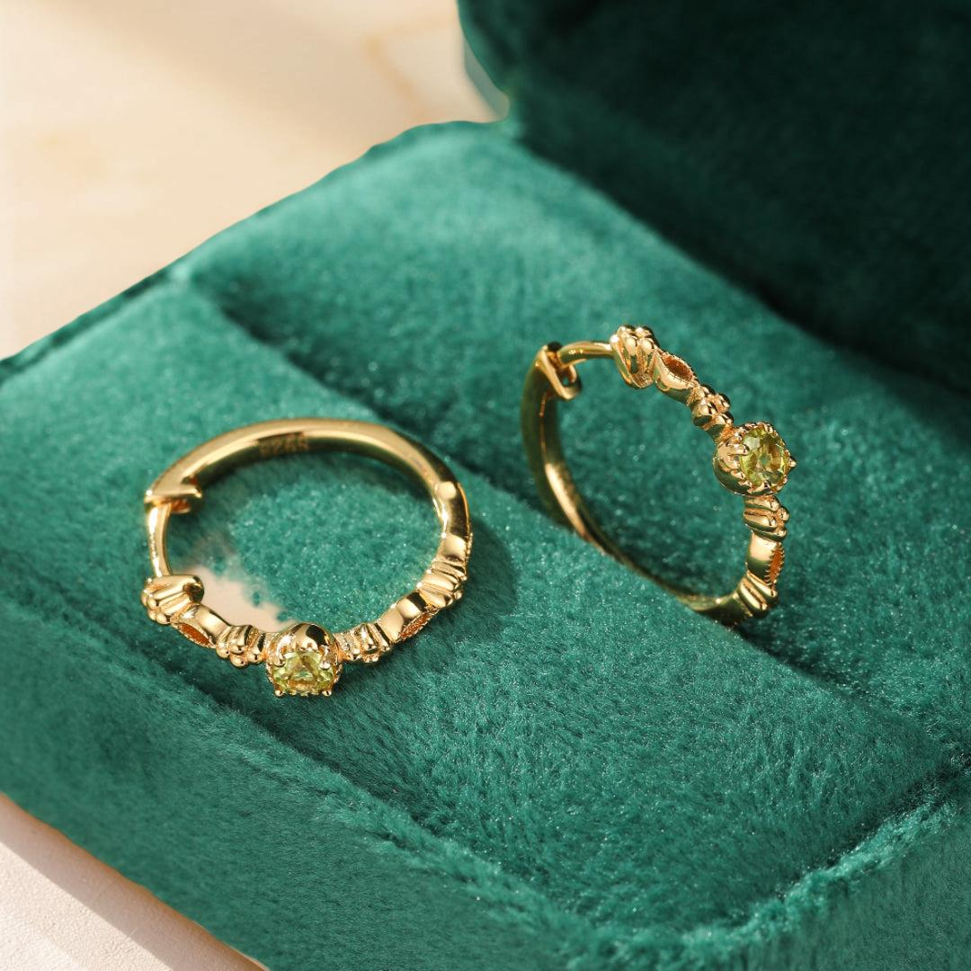 ATELIER-TIBET – Boucles d'Oreilles Créoles Péridot – Élégance Naturelle, Argent Plaqué Or