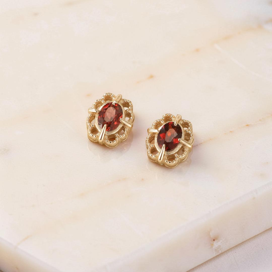 ATELIER-TIBET – Boucles d'Oreilles Grenat – Élégance Royale, Argent Plaqué Or