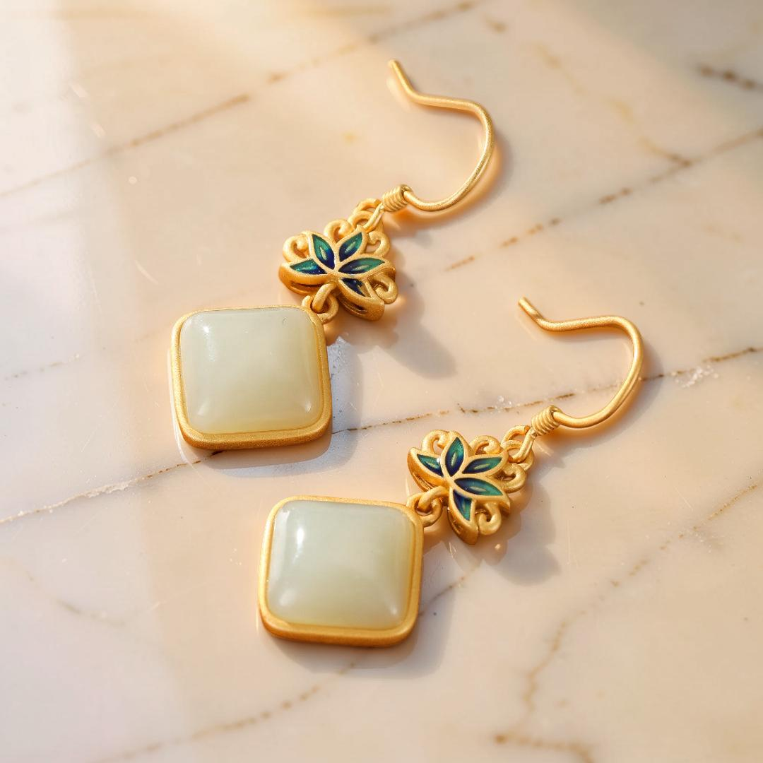 ATELIER-TIBET – Boucles d'Oreilles Jade Blanc – Éveil Lotus Bleu, Argent Plaqué Or