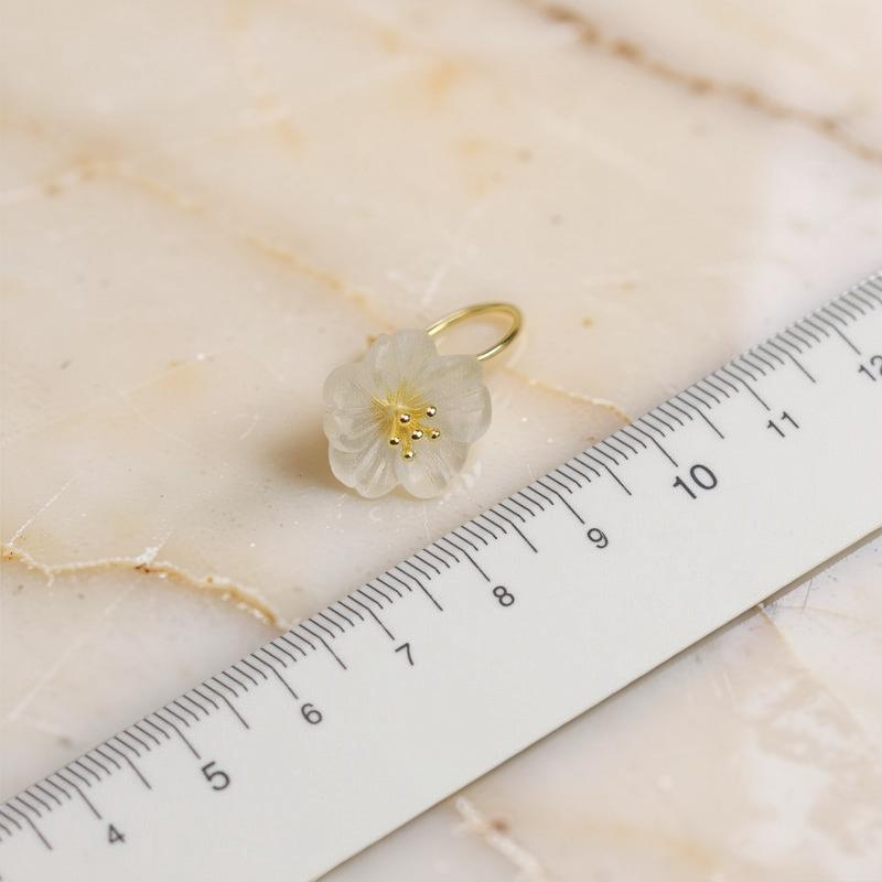 ATELIER-TIBET – Boucles d'Oreilles Quartz Clair - Élégance Florale, Argent