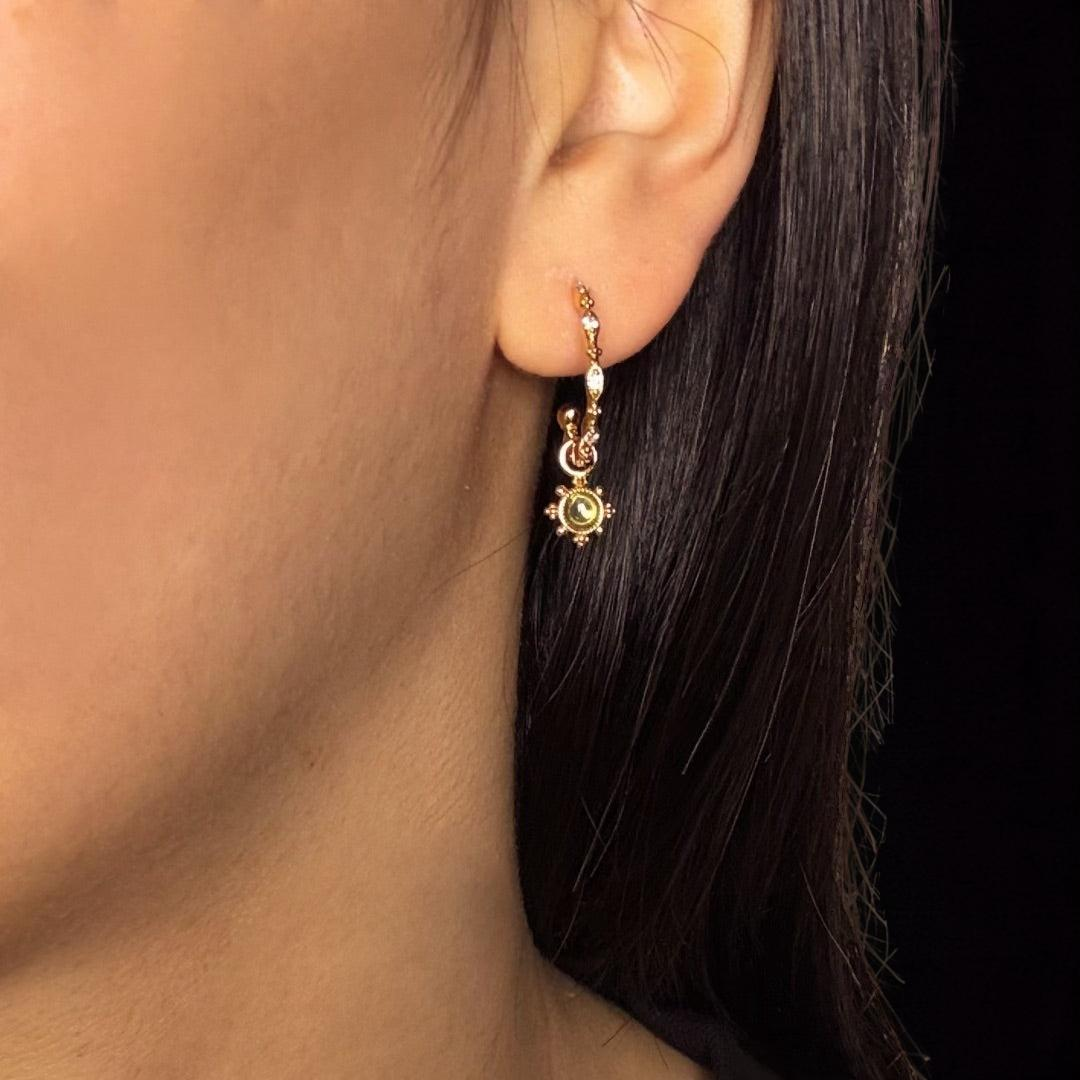 ATELIER-TIBET – Boucles d’Oreilles Créoles Péridot – Lumière d’Olivine, Argent Plaqué Or