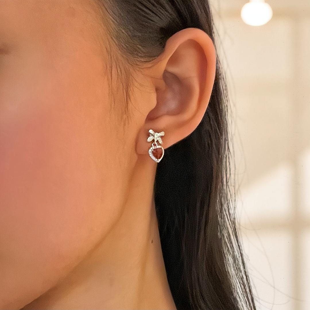 ATELIER-TIBET – Boucles d’oreilles Grenat – Nœud d’Amour, Argent