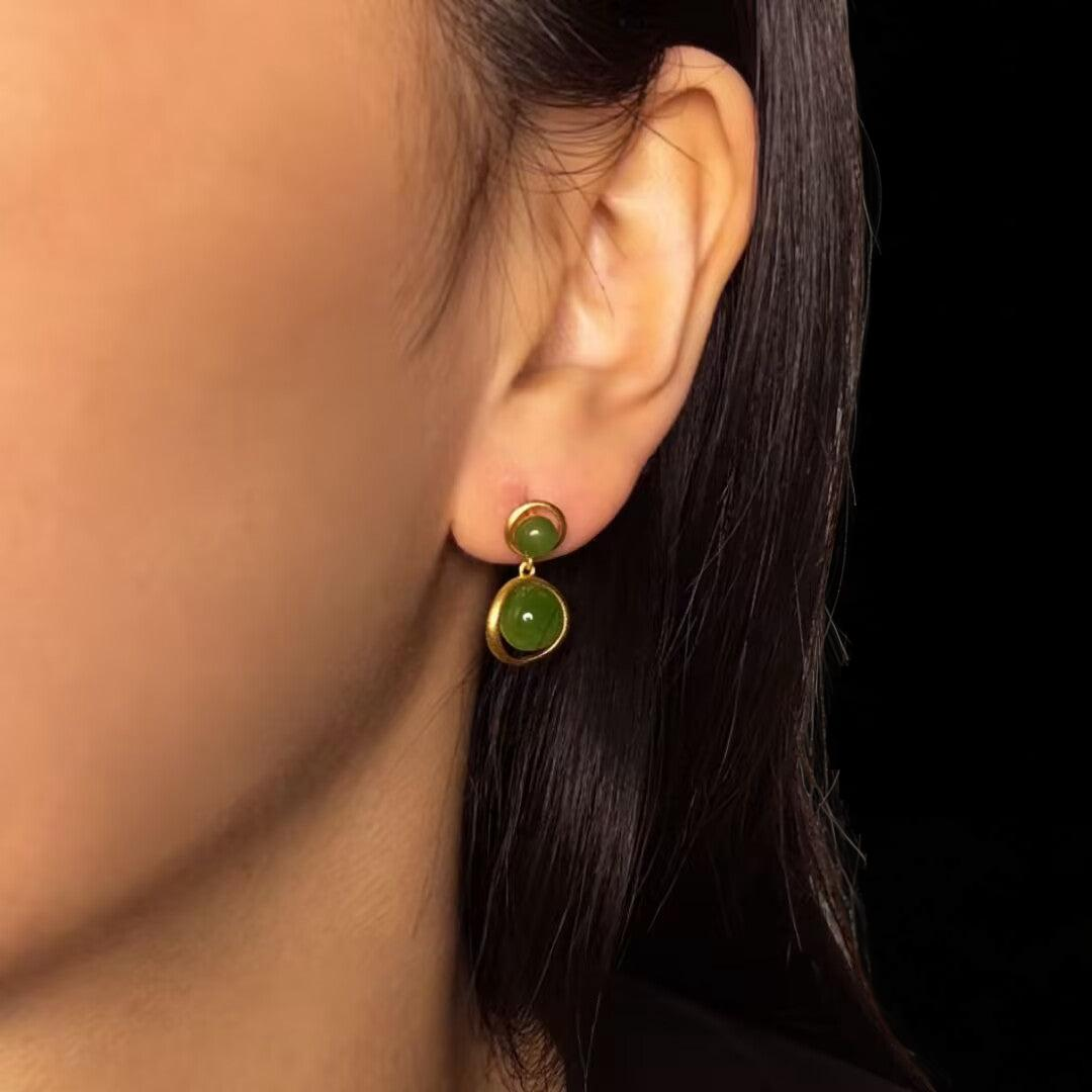 ATELIER-TIBET – Boucles d’Oreilles Jade – Soleil Intérieur, Argent Plaqué Or