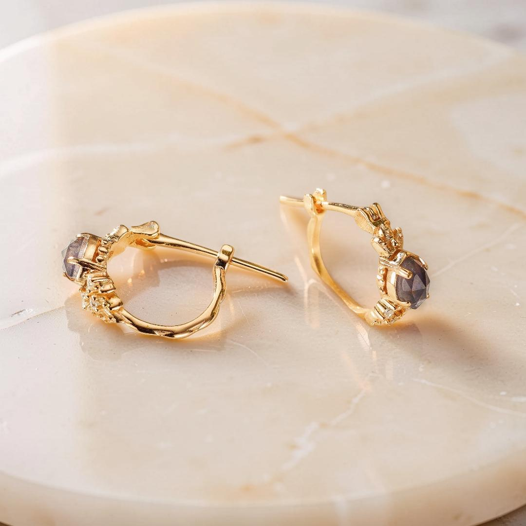 ATELIER-TIBET – Boucles d'Oreilles Labradorite et Cordiérite – Apaisement, Argent Plaqué Or
