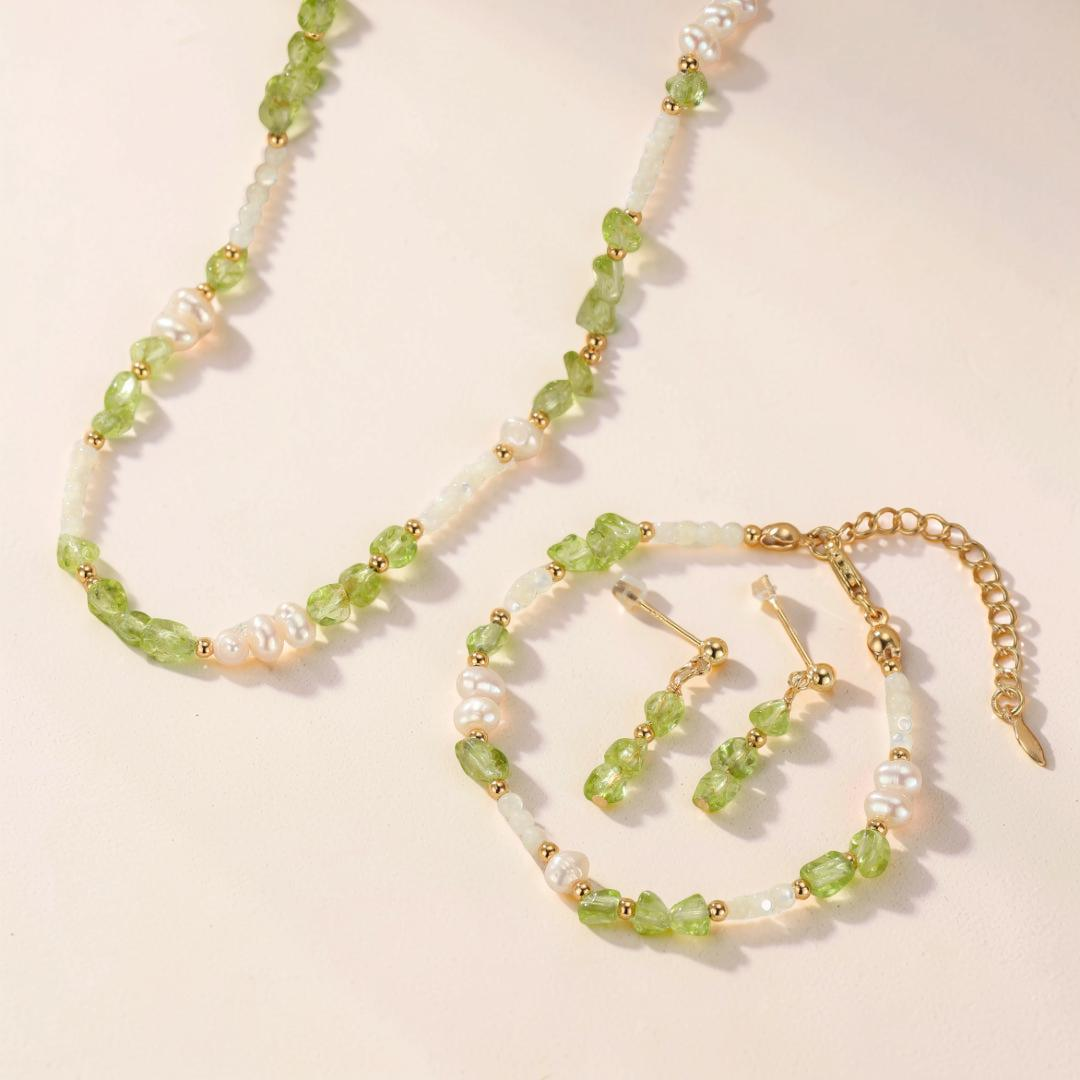 ATELIER-TIBET – Boucles d’Oreilles Pendantes Péridot – Gouttes Solaires, Argent Plaqué Or