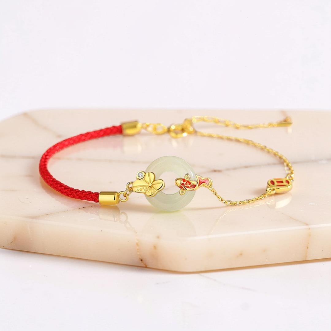 ATELIER-TIBET – Bracelet Cordon Rouge et Jade – Carpe Koï, Argent Plaqué Or
