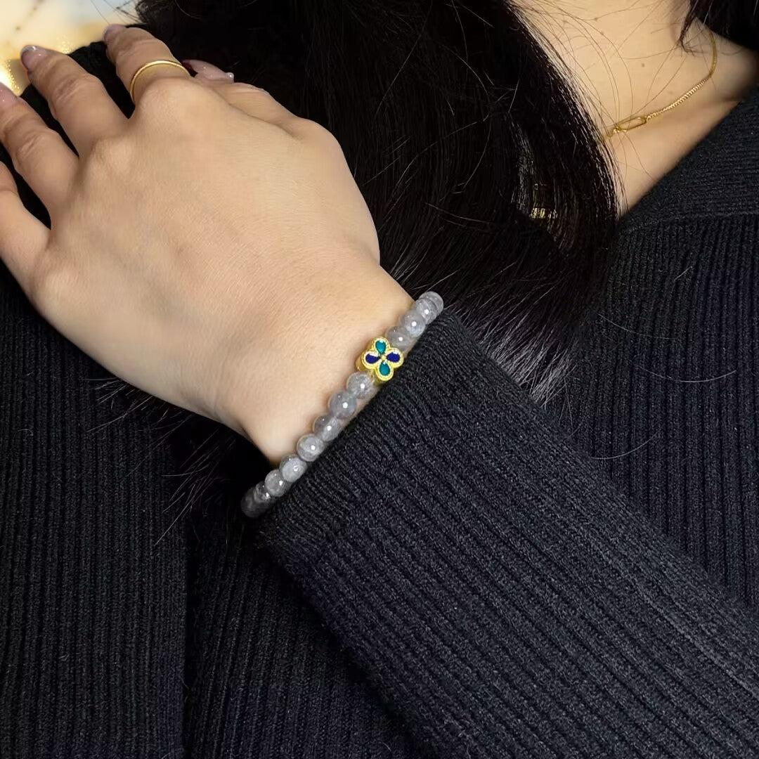ATELIER-TIBET – Bracelet Labradorite Trèfle à Quatre Feuilles – Chance et Apaisement