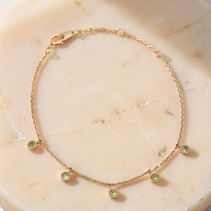 ATELIER-TIBET – Bracelet Péridot – Élégance Sphérique, Argent Plaqué Or