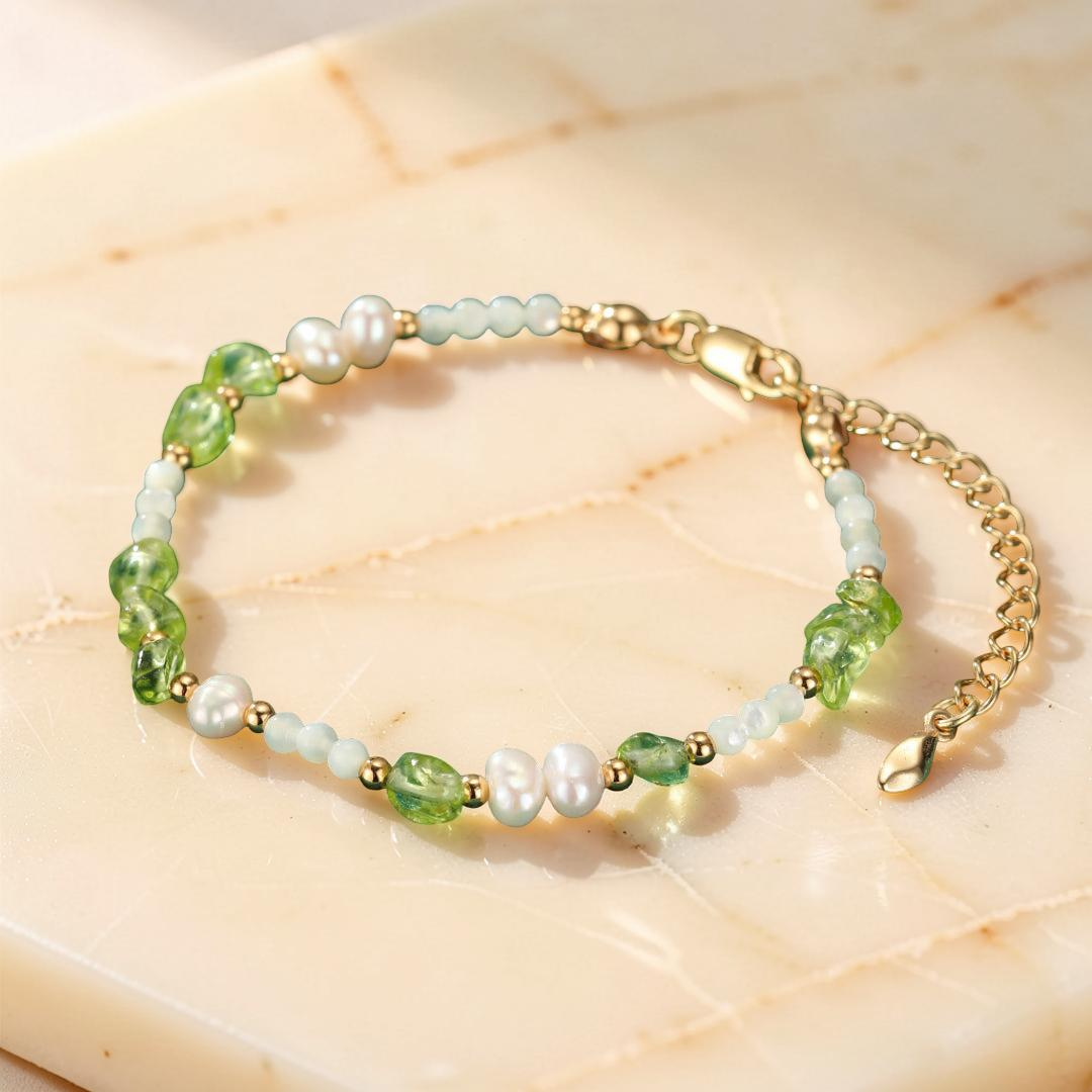 ATELIER-TIBET – Bracelet Péridot, Perles et Nacre – Gouttes Solaires, Argent Plaqué Or