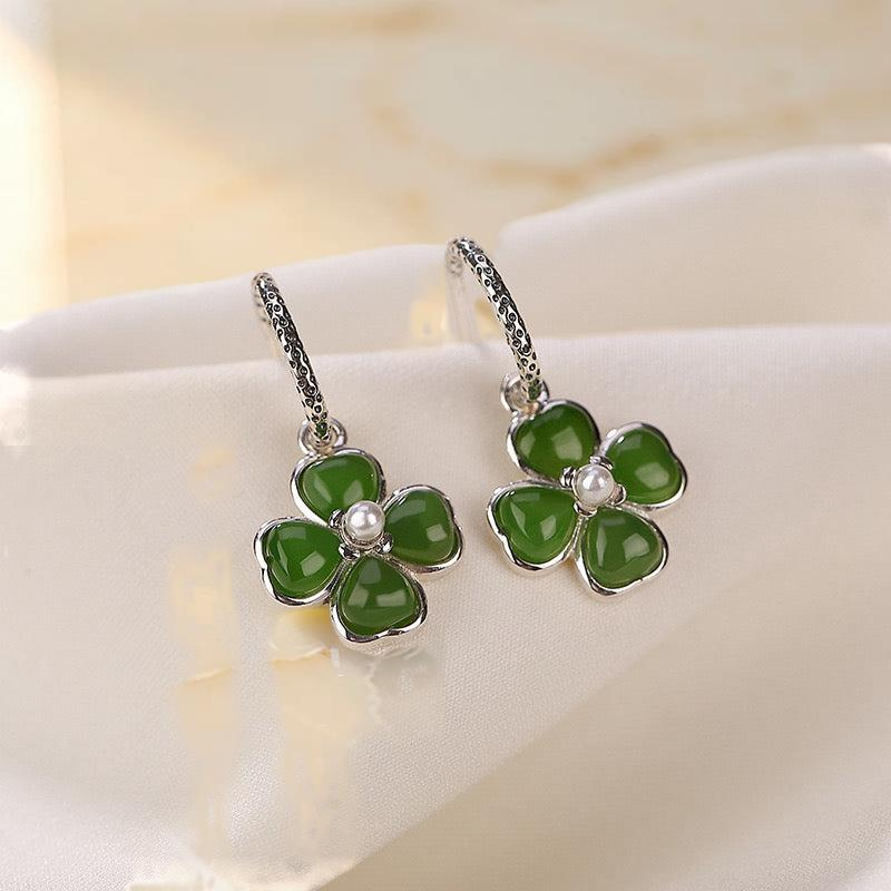 ATELIER-TIBET – Boucles d'Oreilles Trèfle en Jade – Pure Chance, Argent Plaqué Or