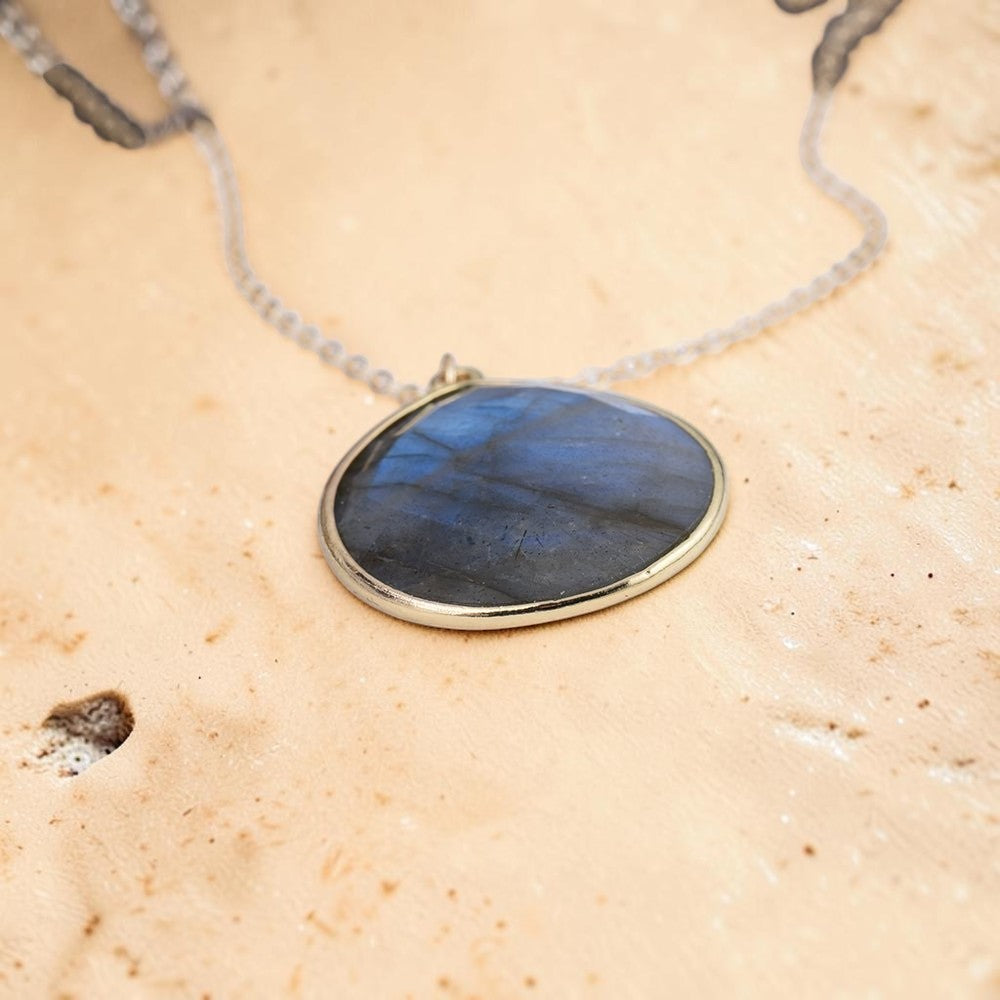 ATELIER-TIBET – Pendentif Protection Élégant en Labradorite