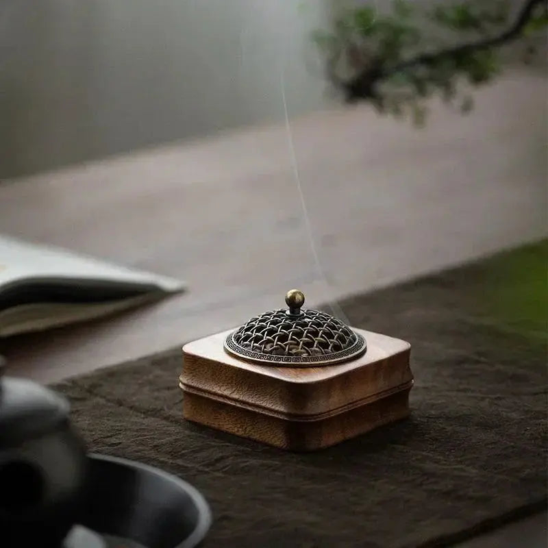 ATELIER-TIBET – Brûleur d’Encens en Bois Massif et Laiton, Motif Tradition Zen