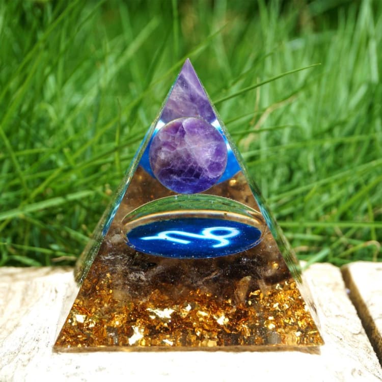 ATELIER-TIBET Pyramide du Zodiac en Orgonite de 10cm symbole du Capricorne