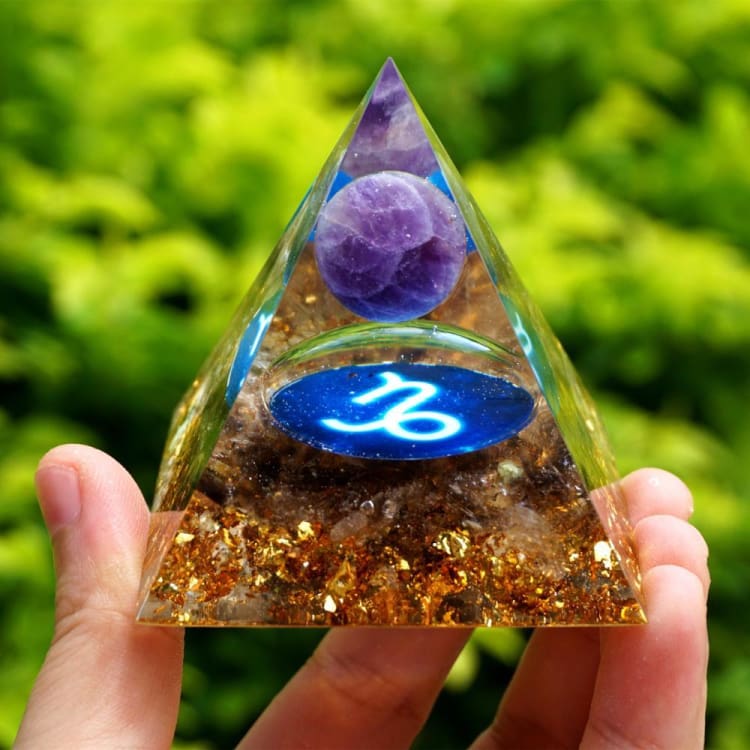 ATELIER-TIBET Pyramide du Zodiac en Orgonite de 10cm symbole du Capricorne