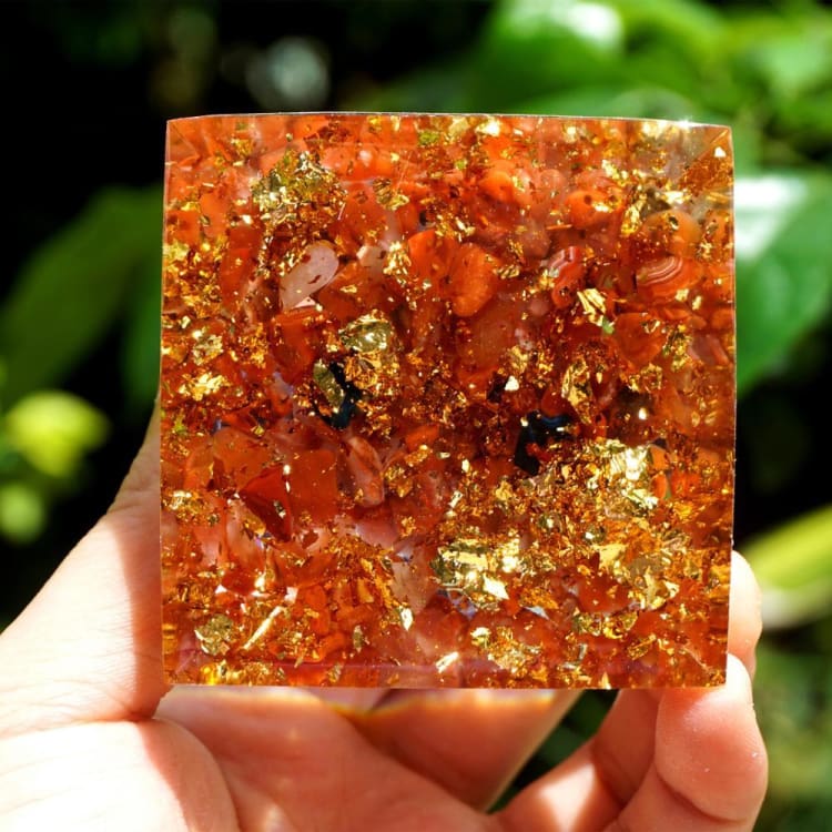 ATELIER-TIBET Pyramide du Zodiac en Orgonite et Agate Rouge de 10 cm symbole du Gémeaux