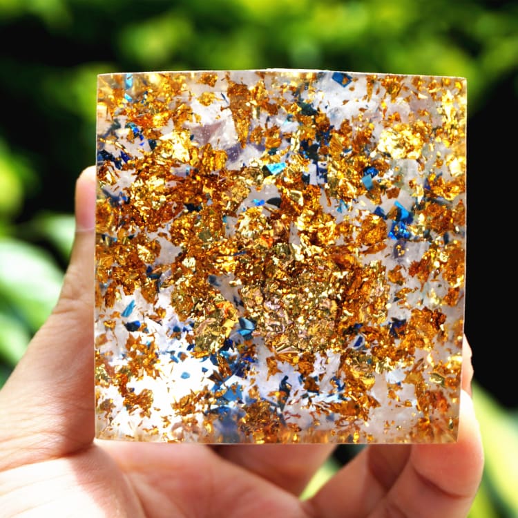 ATELIER-TIBET Pyramide du Zodiac en Orgonite et Améthyste de 10cm symbole du Cancer