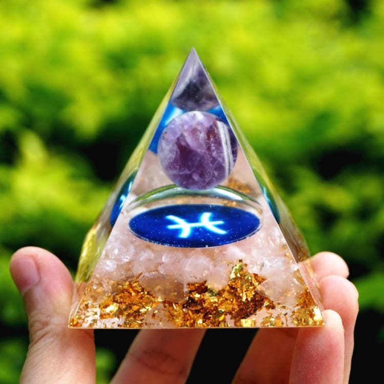 ATELIER-TIBET Pyramide du Zodiac en Orgonite et Quartz Rose  de 10cm symbole du Poisson