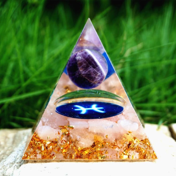ATELIER-TIBET Pyramide du Zodiac en Orgonite et Quartz Rose  de 10cm symbole du Poisson