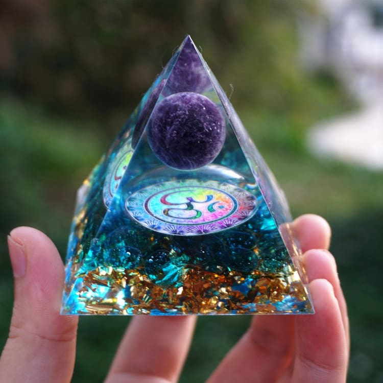 ATELIER-TIBET Pyramide en Orgonite et Célestine de 10cm