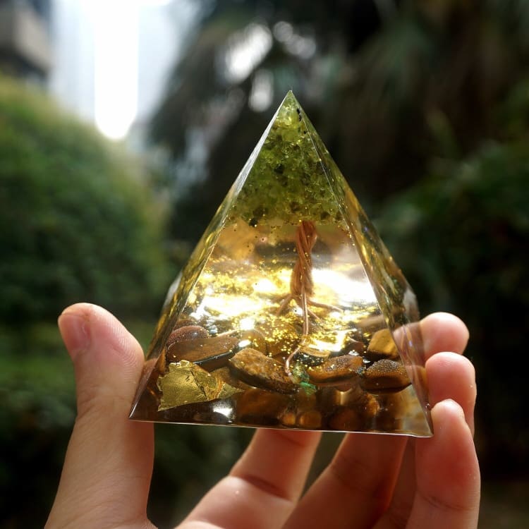 ATELIER-TIBET Pyramide en Orgonite et Oeil de Tigre de 10cm