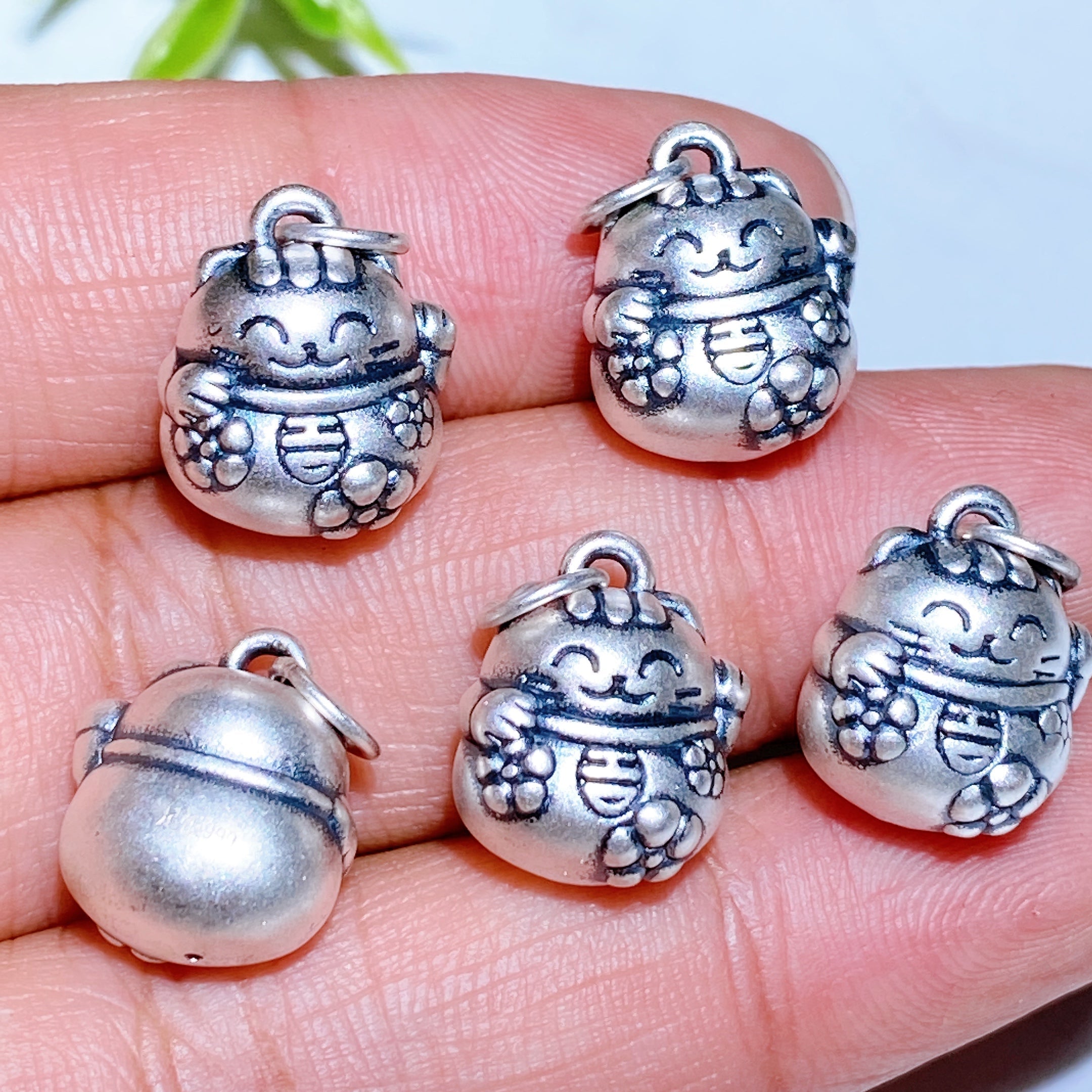 ATELIER-TIBET — Breloques Sculptées en Argent S925 — Charms Spirituels DIY pour Créations Personnalisées (5–15 mm)