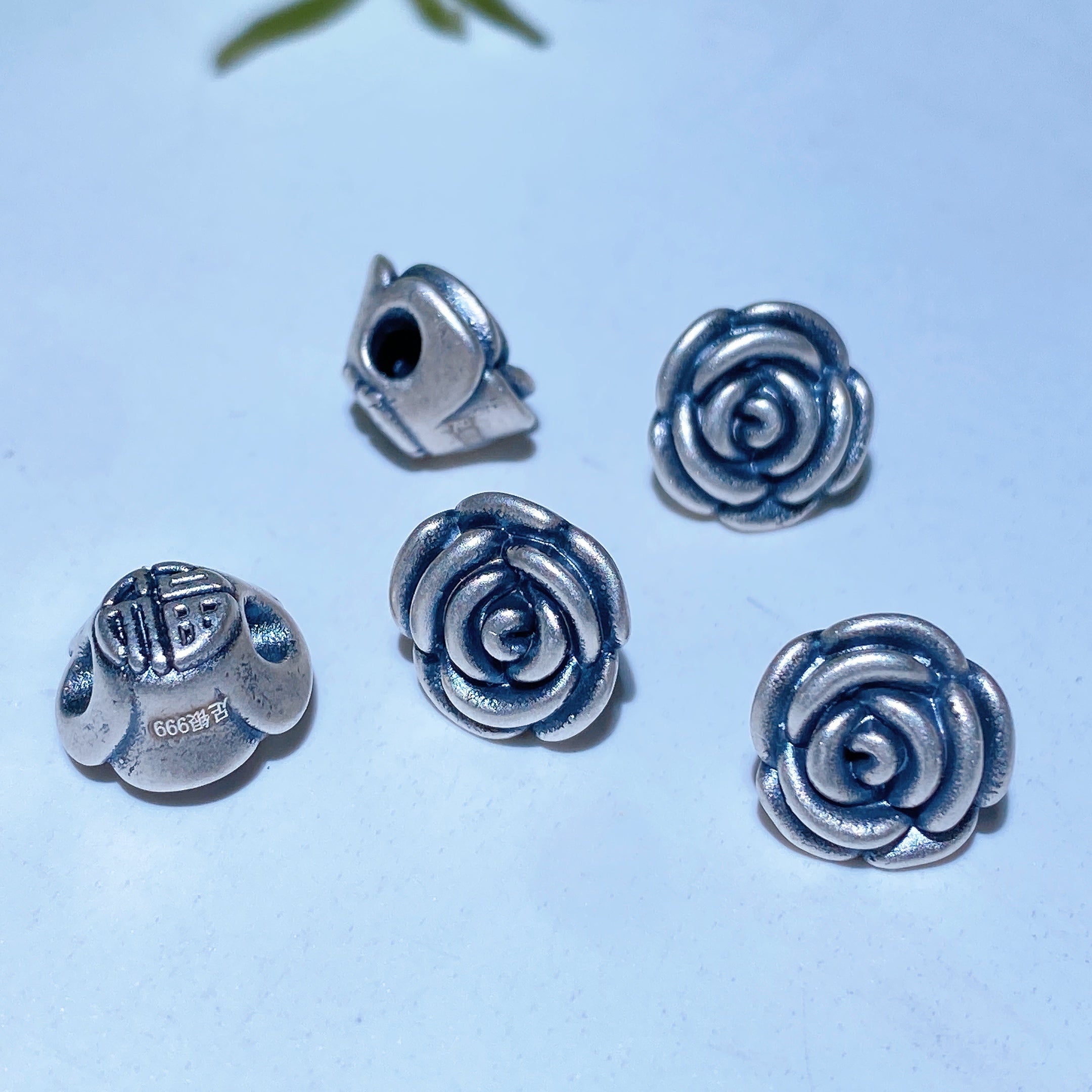 ATELIER-TIBET — Breloques Sculptées en Argent S925 — Charms Spirituels DIY pour Créations Personnalisées (5–15 mm)