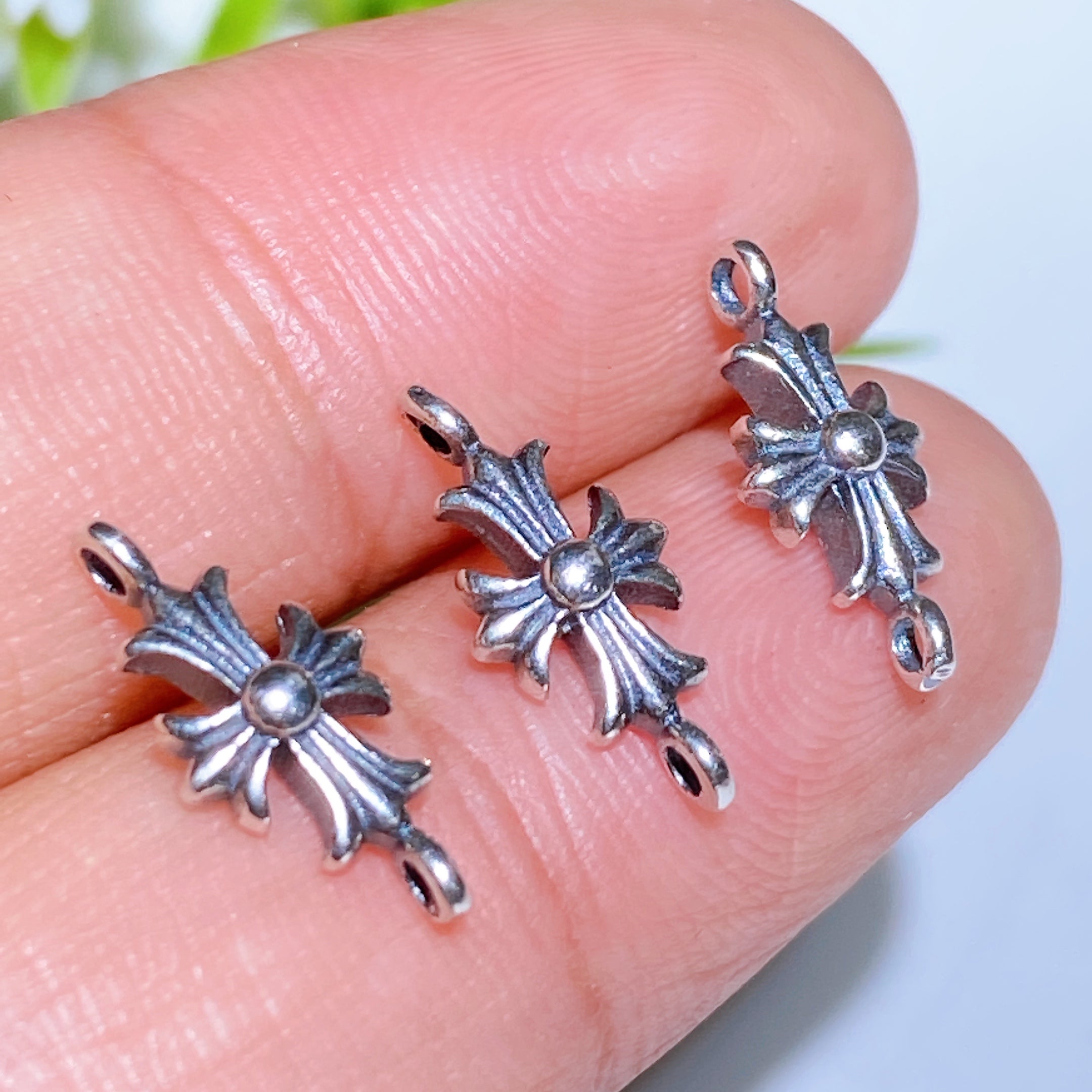 ATELIER-TIBET — Breloques Sculptées en Argent S925 — Charms Spirituels DIY pour Créations Personnalisées (5–15 mm)