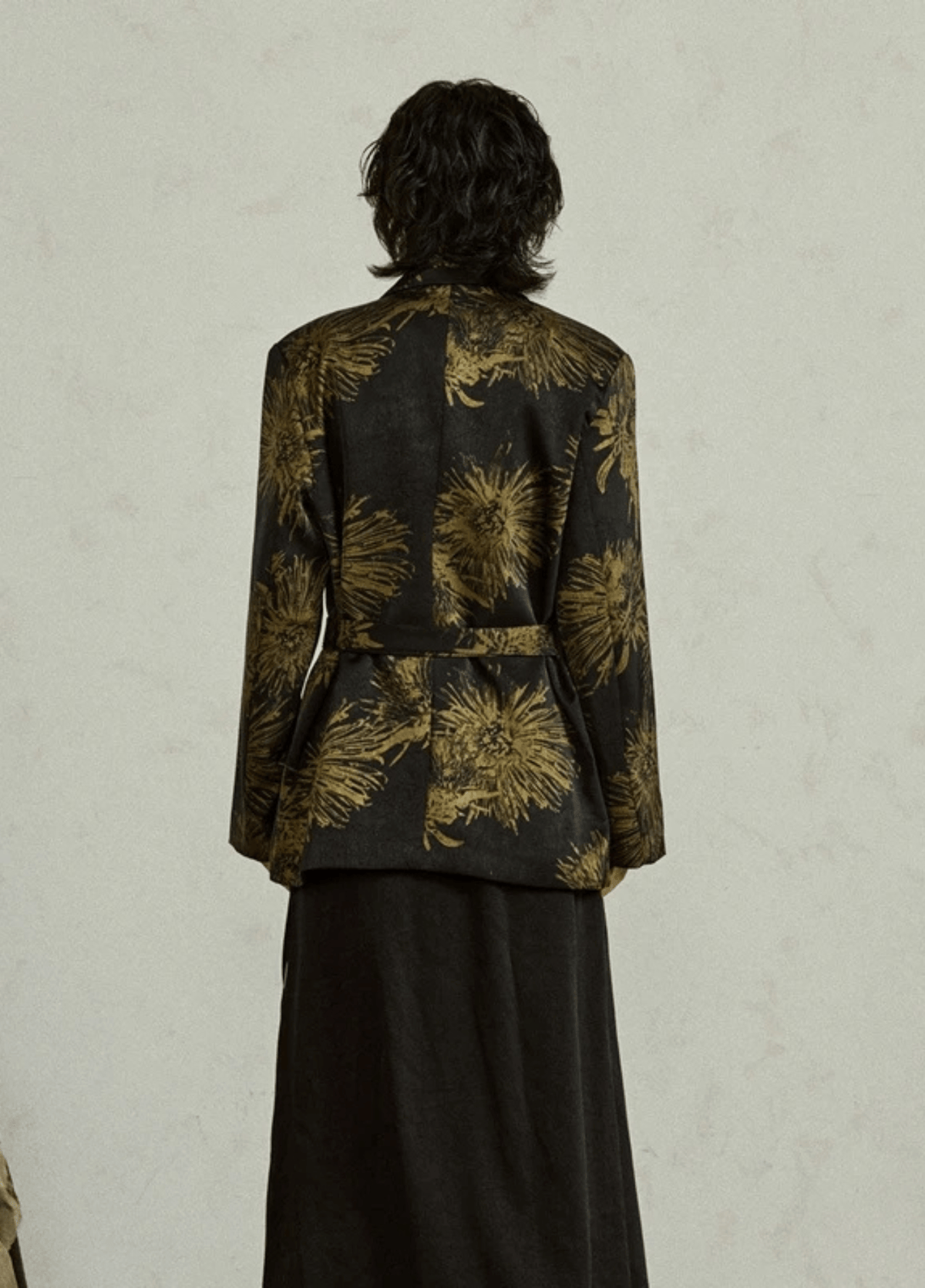 Veste kimono femme jacquard noir et or chrysanthème – Kinbana